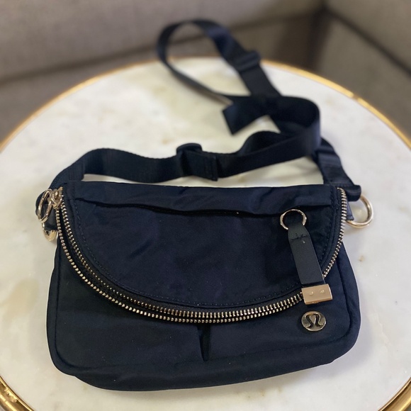 Lululemon All Night Festival Bag Micro🍋 - Picture 3 of 6